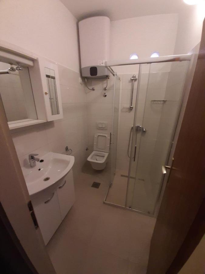 Apartments Ivan Perkov Tomas Bilo Primošten Buitenkant foto