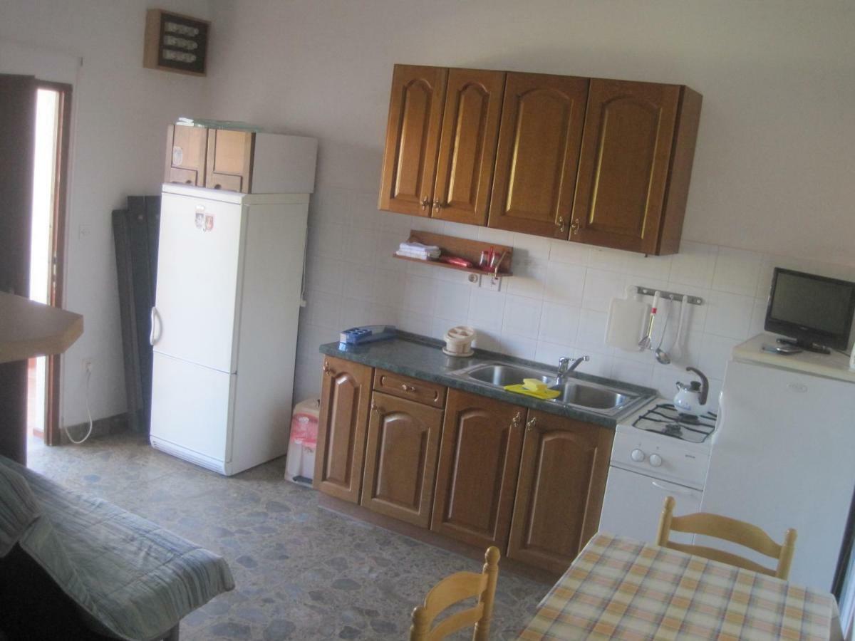 Apartments Ivan Perkov Tomas Bilo Primošten Buitenkant foto