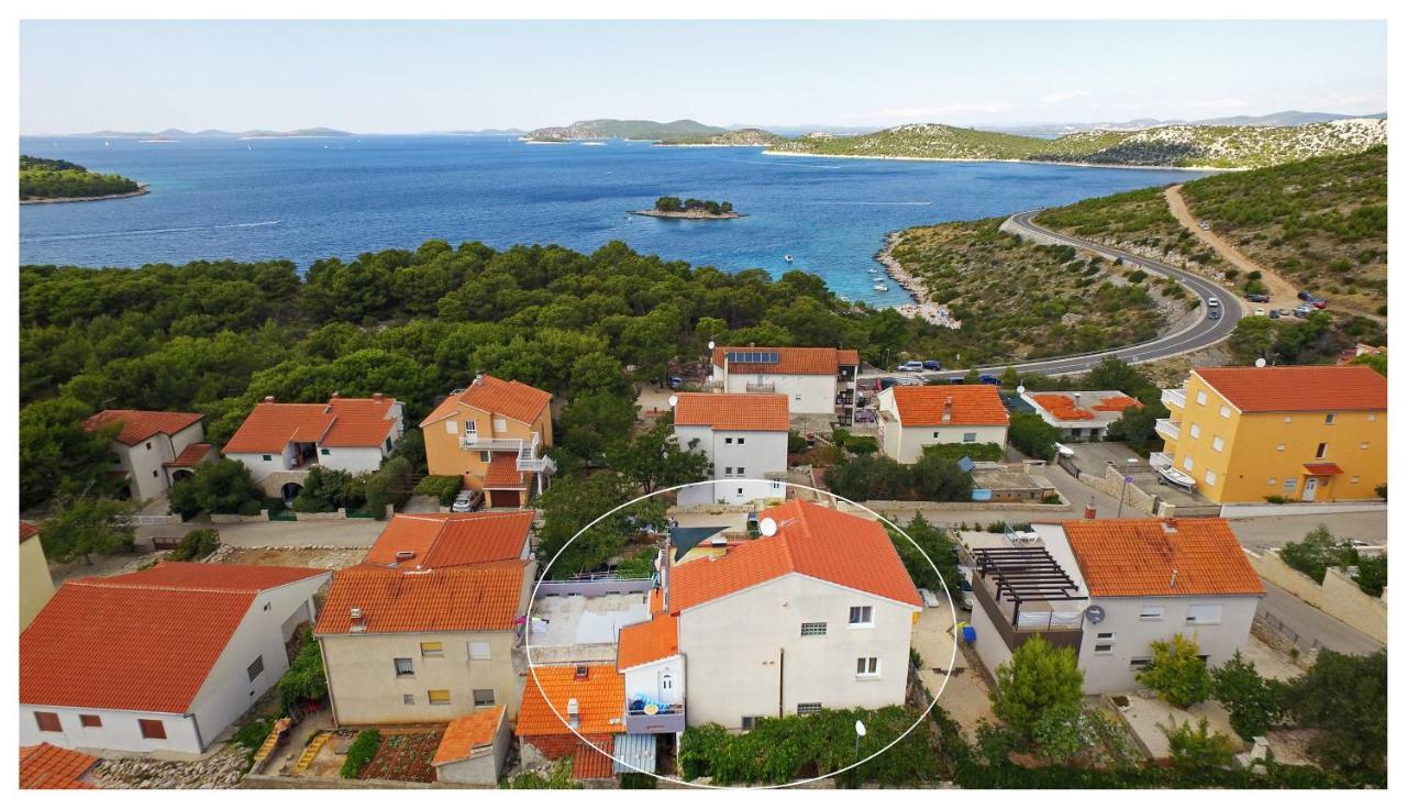 Apartments Ivan Perkov Tomas Bilo Primošten Buitenkant foto