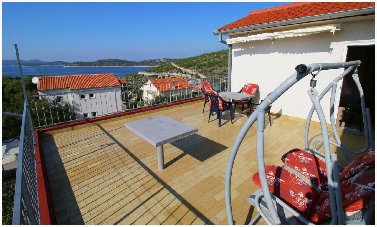 Apartments Ivan Perkov Tomas Bilo Primošten Buitenkant foto