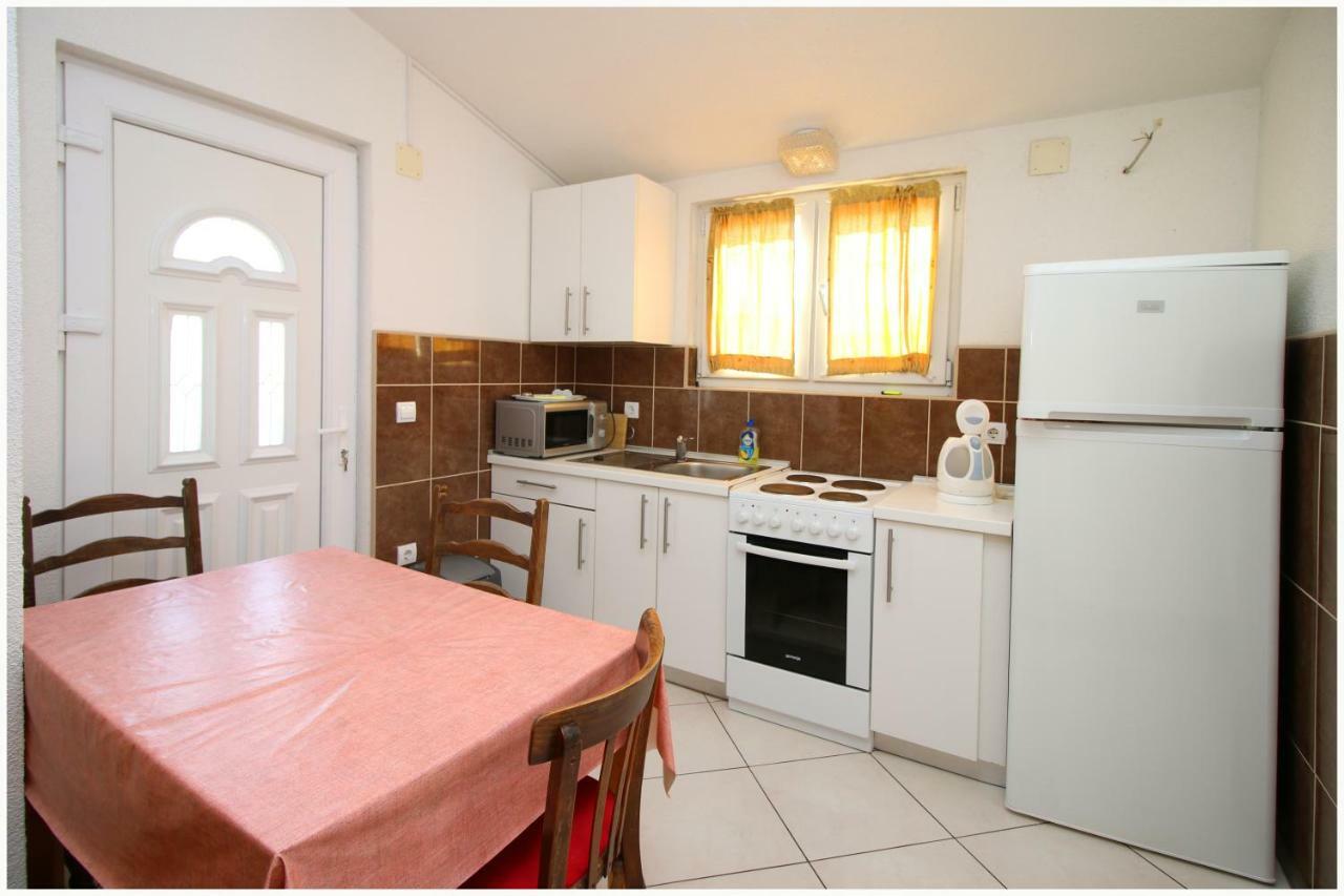 Apartments Ivan Perkov Tomas Bilo Primošten Buitenkant foto