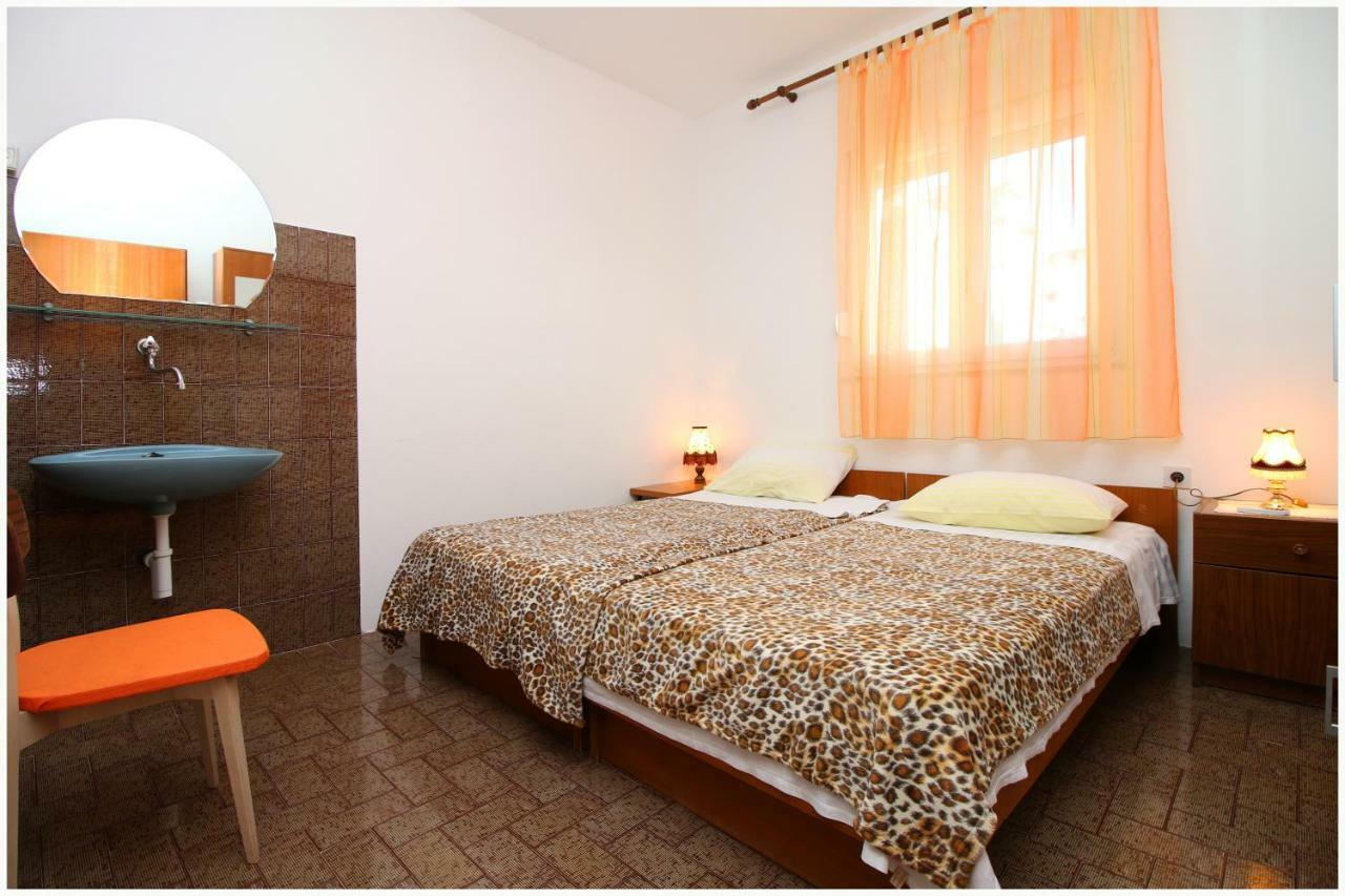 Apartments Ivan Perkov Tomas Bilo Primošten Buitenkant foto